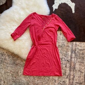 Lilly Pulitzer v-neck t-shirt dress with 3/4 length sleeves